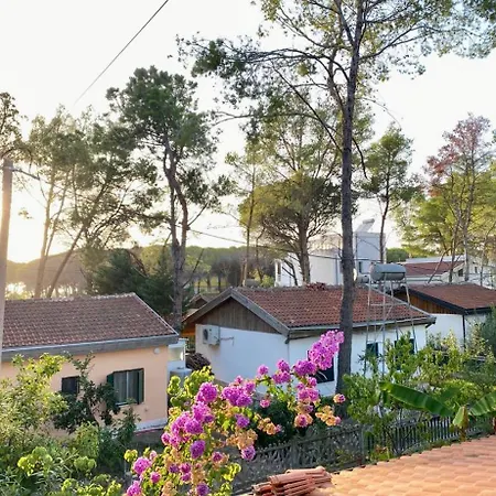 92 Ferienhaus Golem (Tirana)